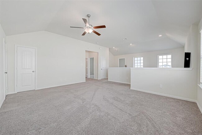 Building Photo - 30822 Lake Spur Mnr