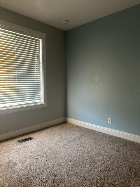 Building Photo - 1411 W 400 S