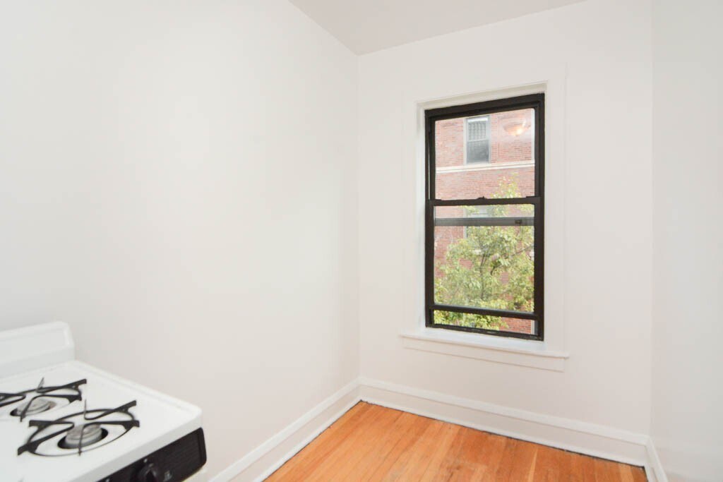Building Photo - 3310 W Schubert Ave