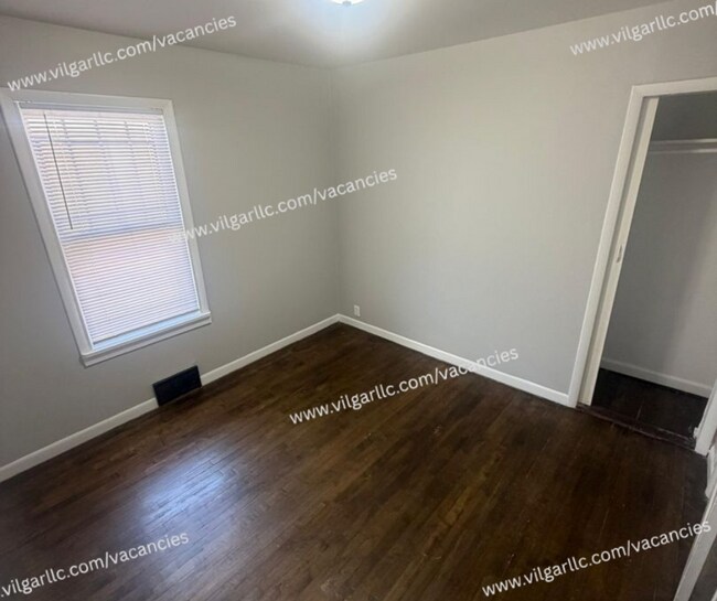 Building Photo - FOR RENT — SPACIOUS 3 BED / 1.5 BATH HOME