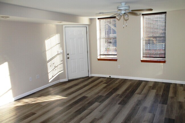 Building Photo - 57 S Mast St