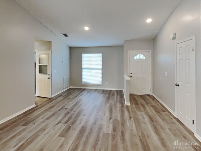 Building Photo - 1729 Farm Way