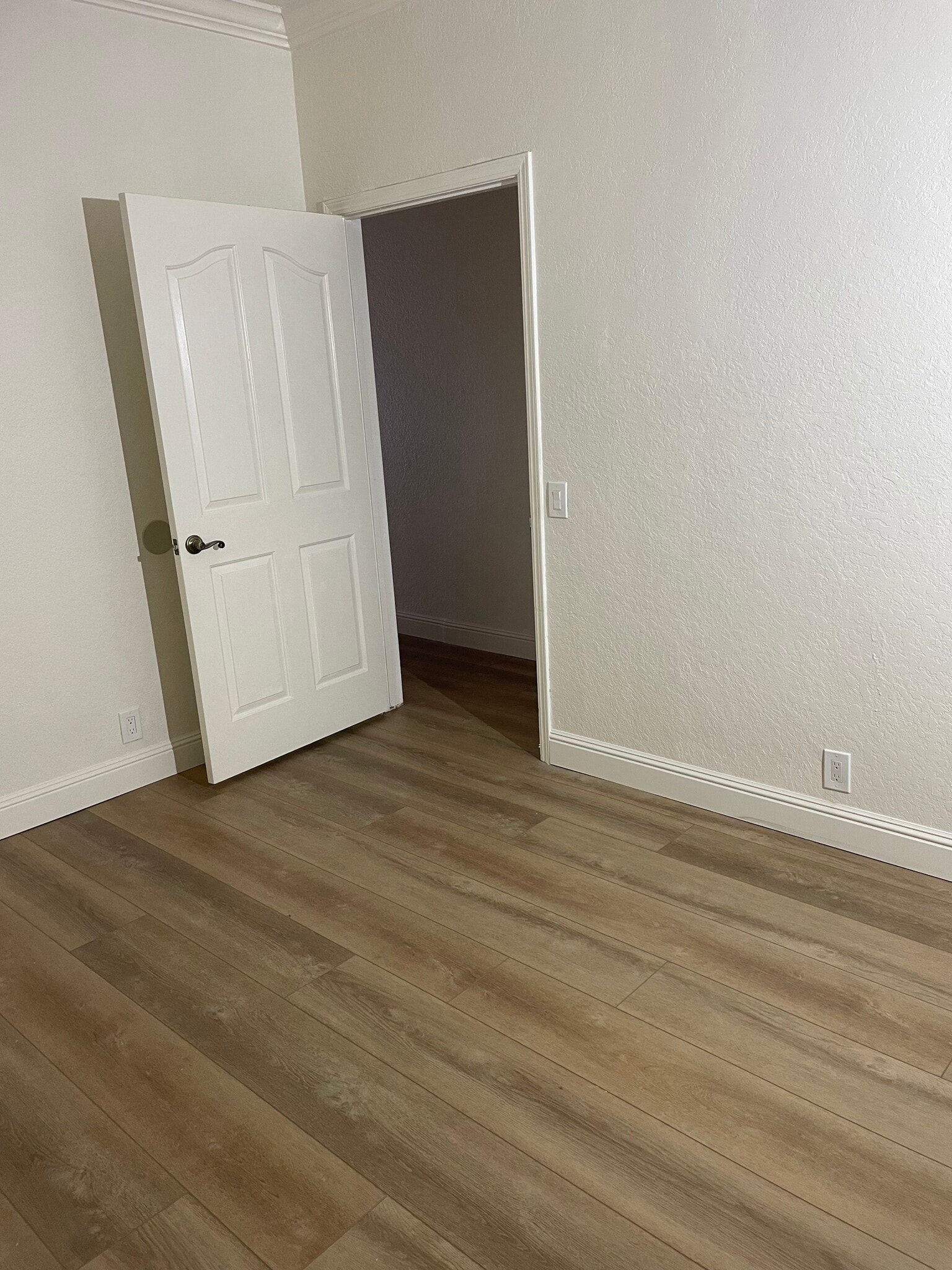 Building Photo - 5039 E Ocean Blvd