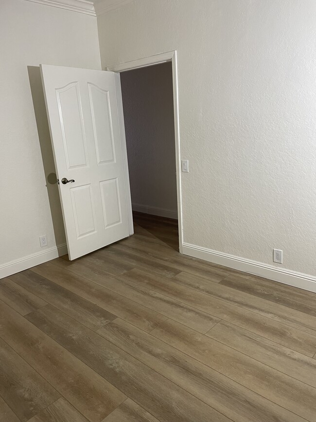 Building Photo - 5039 E Ocean Blvd