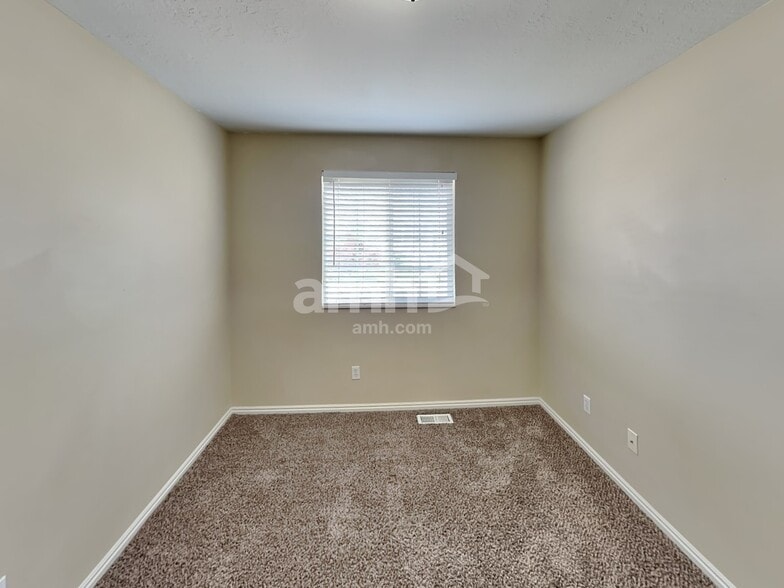 Building Photo - 2665 200 E