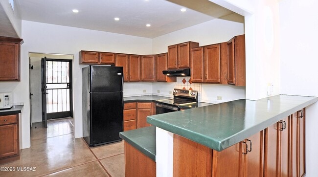 Building Photo - 1040 E Halcyon Rd