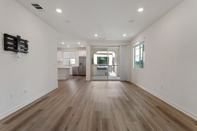 Building Photo - 839 Cranberry Way