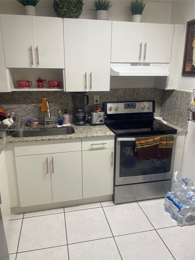 Primary Photo - 11309 SW 200th St