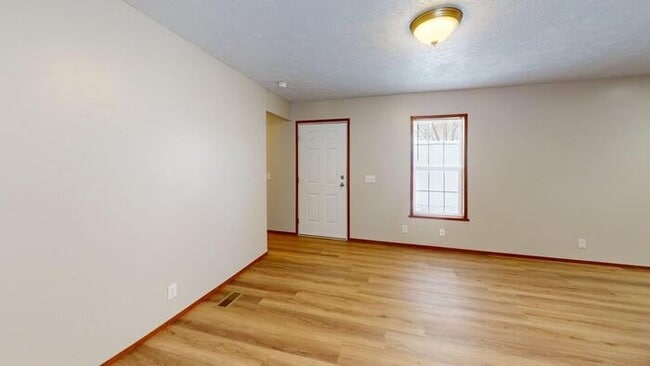 Building Photo - 129 American Ave