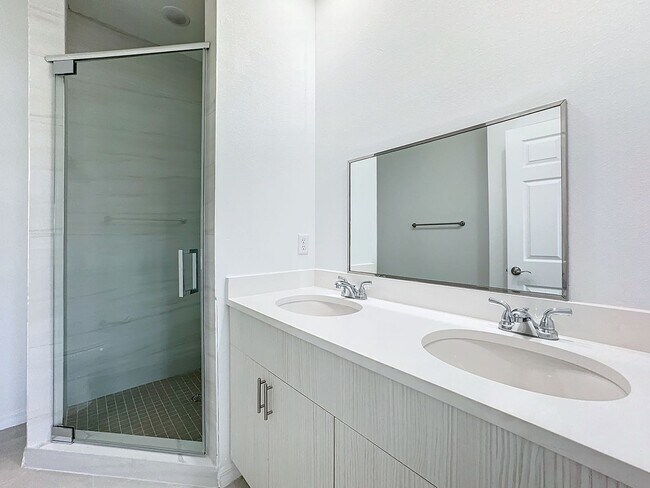 Building Photo - Townhouse For Lease in Saint Cloud