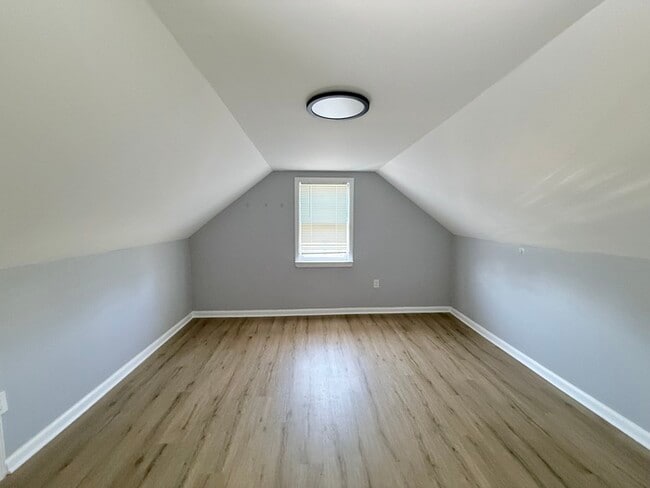 Building Photo - 26 Orchard Ave