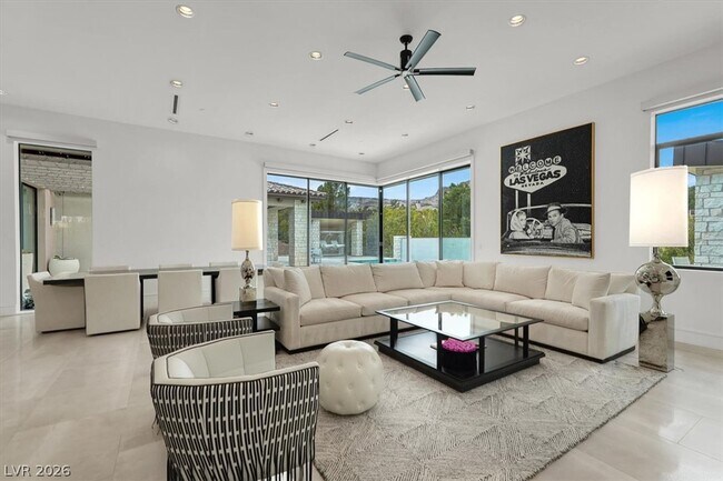 Building Photo - 20 Pebble Hills Ct