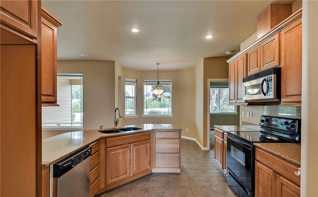 Building Photo - Gorgeous 4 bed, 3 full baths Craftsman Sty...