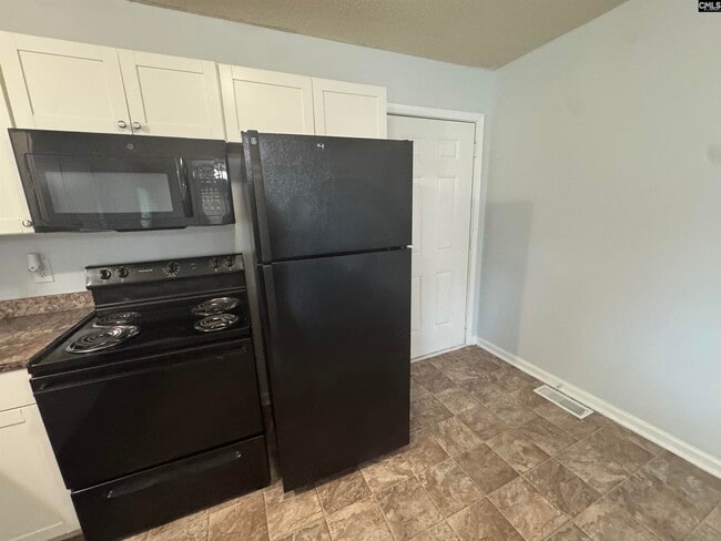 Building Photo - 3116 Plantation Dr