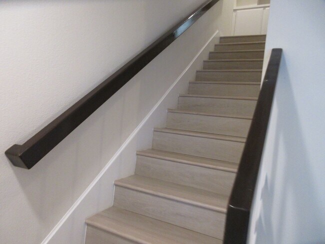 Building Photo - Duggan Property Management, Inc presents this 3BR +2.5 bath in Encino Village Townhomes