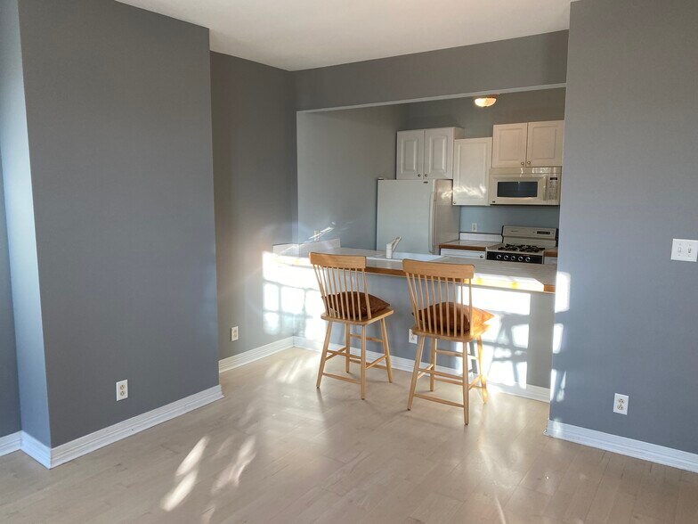 Building Photo - 19 S Broadway