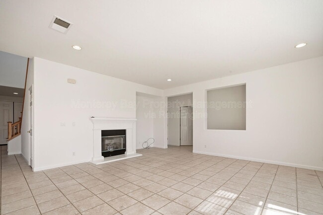 Building Photo - 4725 Sea Ridge Ct