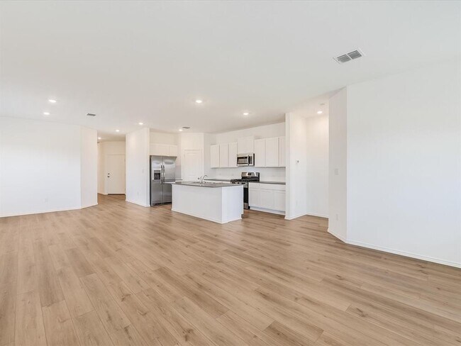 Building Photo - 409 Alamito Ave