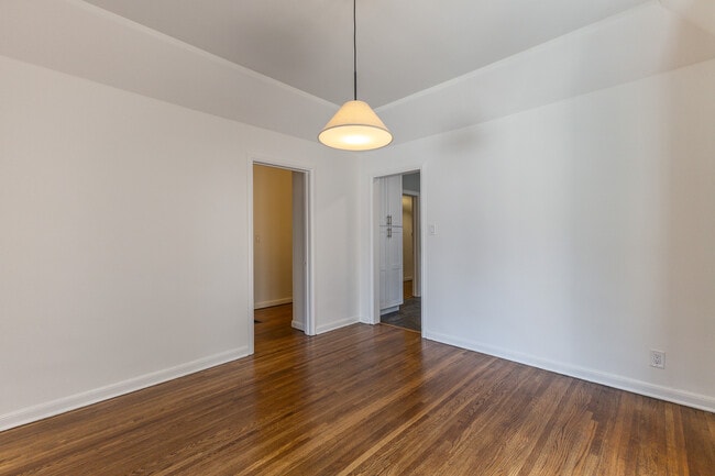 Building Photo - 650 Maltman Ave