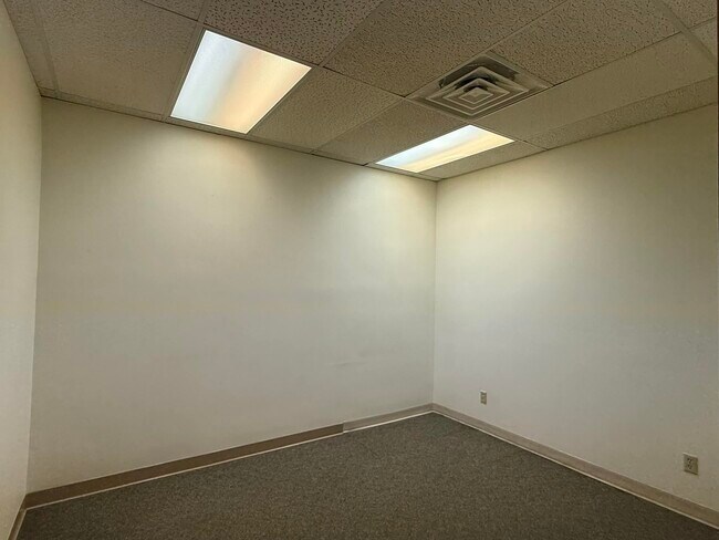 Building Photo - 1411 Pate Plaza Dr