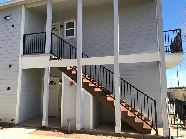 Building Photo - 430 Schmidt Rd