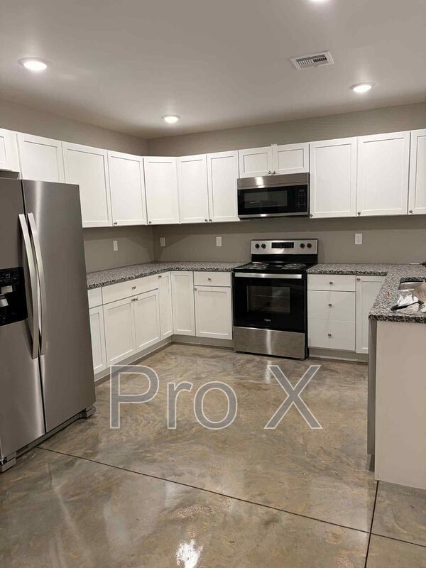 Building Photo - 321-323 S. 4th St