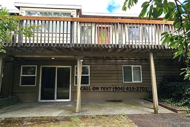 Primary Photo - 1720 N Fir St