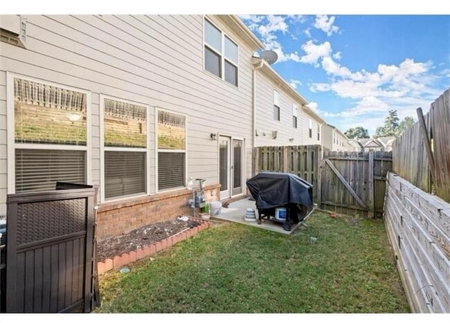 Building Photo - 2304 Oakton Pl