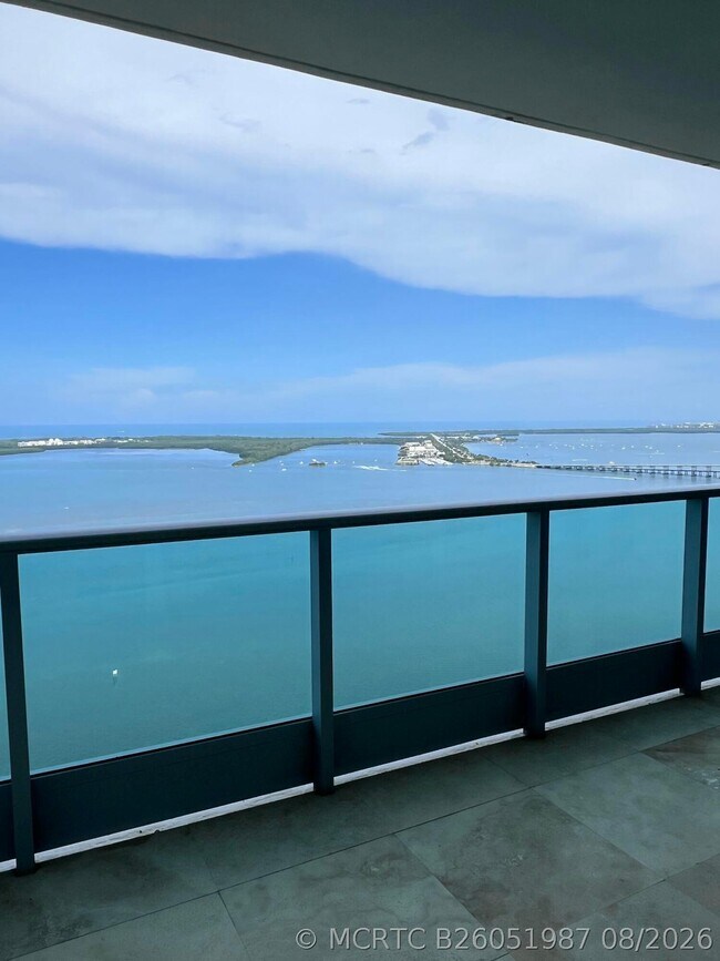 Building Photo - 1331 Brickell Bay Dr