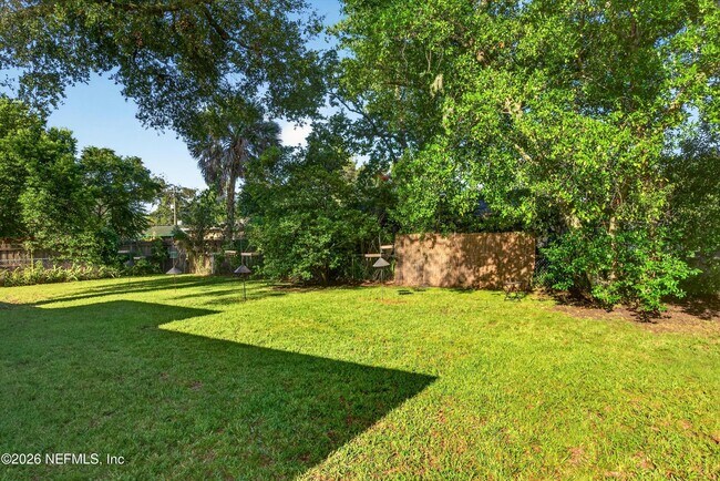 Building Photo - 6338 Mercer Cir W