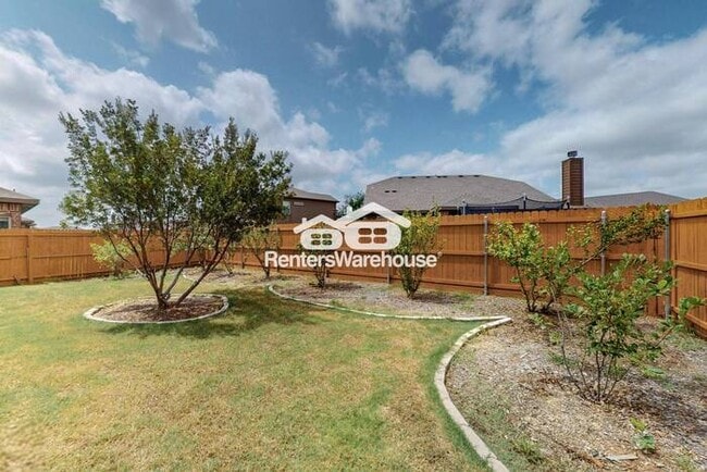 Building Photo - MOVE IN READY - 3BED/2BATH - HASLET, TEXAS