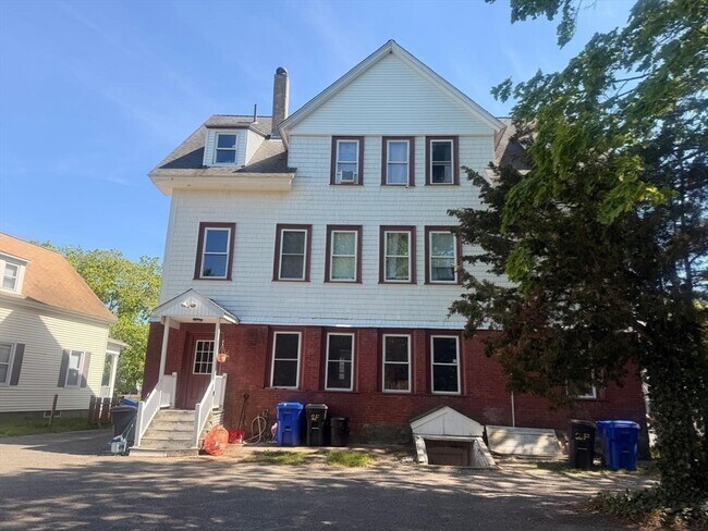 Building Photo - 416 Middleboro Ave