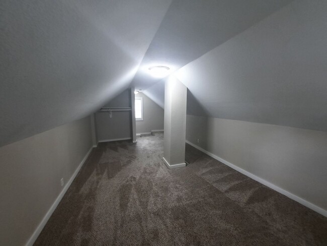 Building Photo - 2 Bedroom, 1 Bathroom rental home with gar...