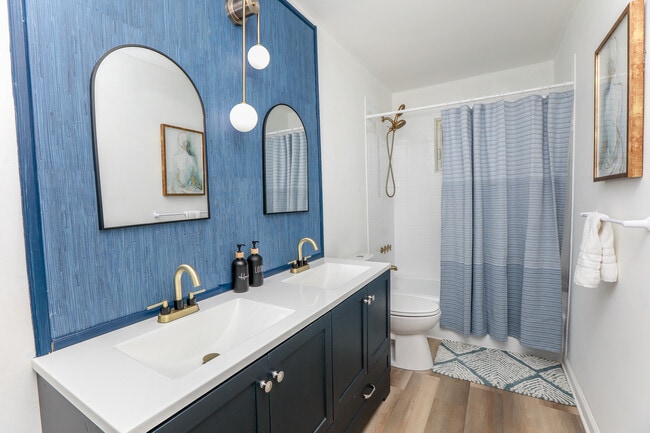 Building Photo - 9512 18th Bay St