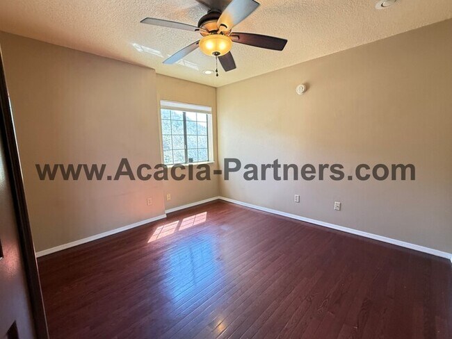 Building Photo - Three Bedroom/Two Bath Home