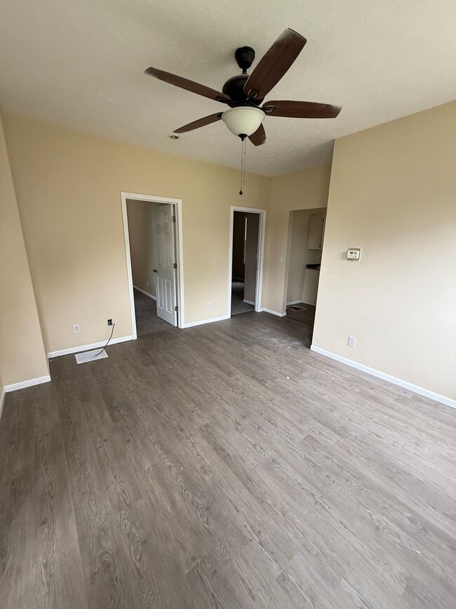 Building Photo - Updated 6 bedroom 2 bath home!