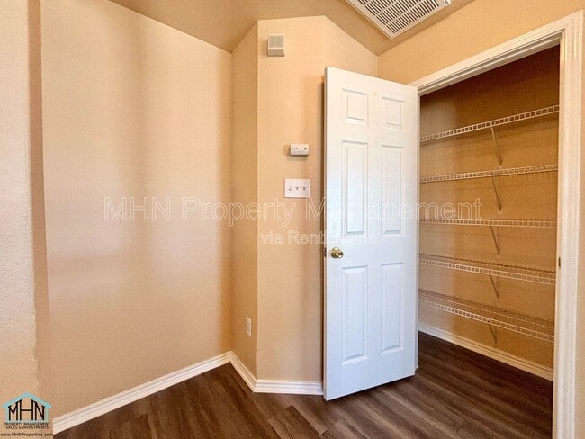 Building Photo - 6507 Dancing Ct