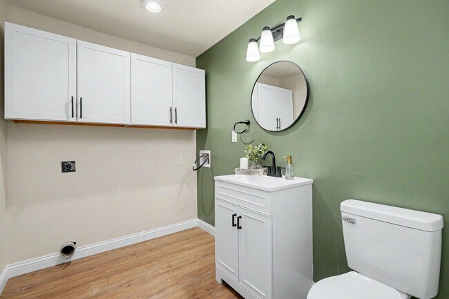 Building Photo - 2569 Richmar Dr