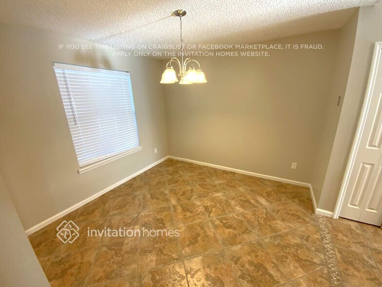 Building Photo - 572 Prosperity Lake Dr