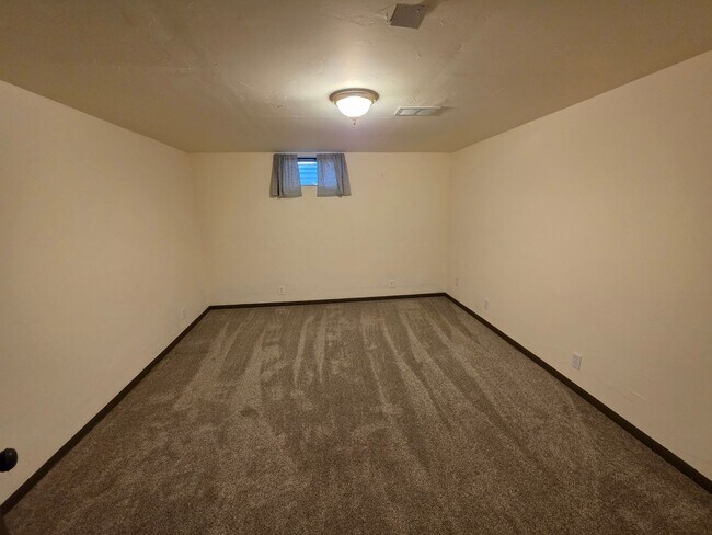 Building Photo - 1798 Chateau Dr