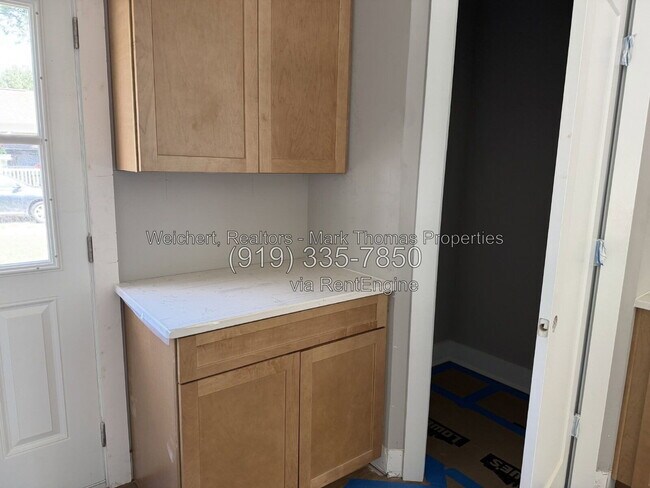Building Photo - 1203 Fern St