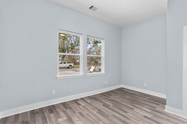 Building Photo - 1010 Junell St