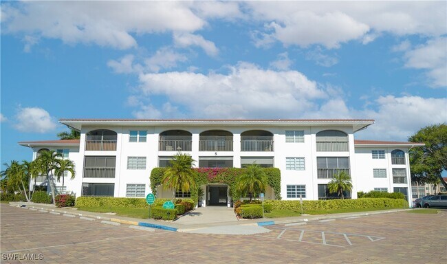 Building Photo - 5 High Point Cir W