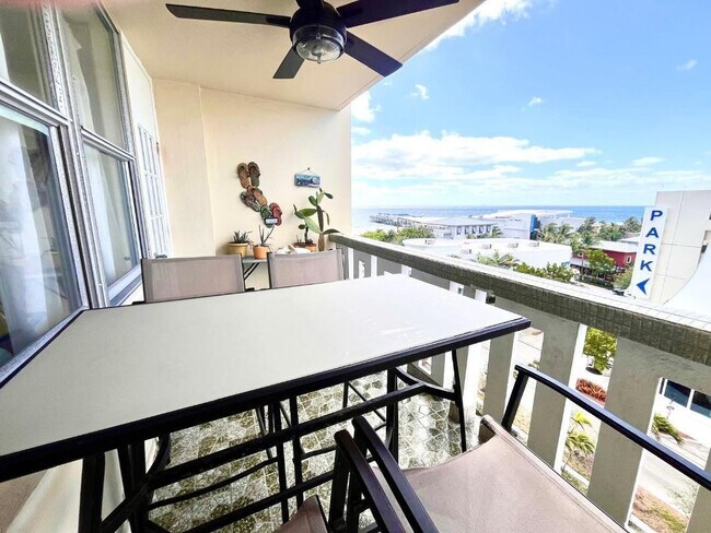 Building Photo - 305 N Pompano Beach Blvd