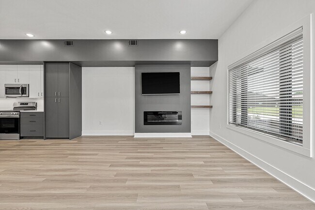 Building Photo - Edge Luxury Townhomes