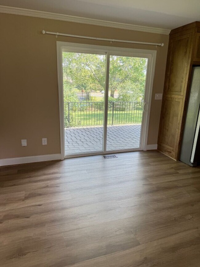 Building Photo - GORGEOUS RENOVATED HOME