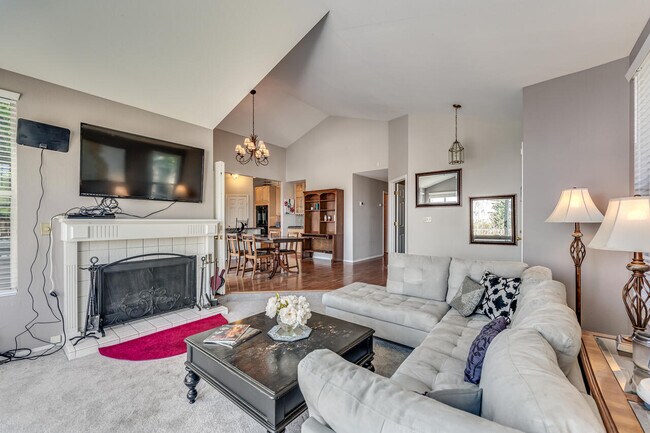 Building Photo - 2320 Overlook Ct