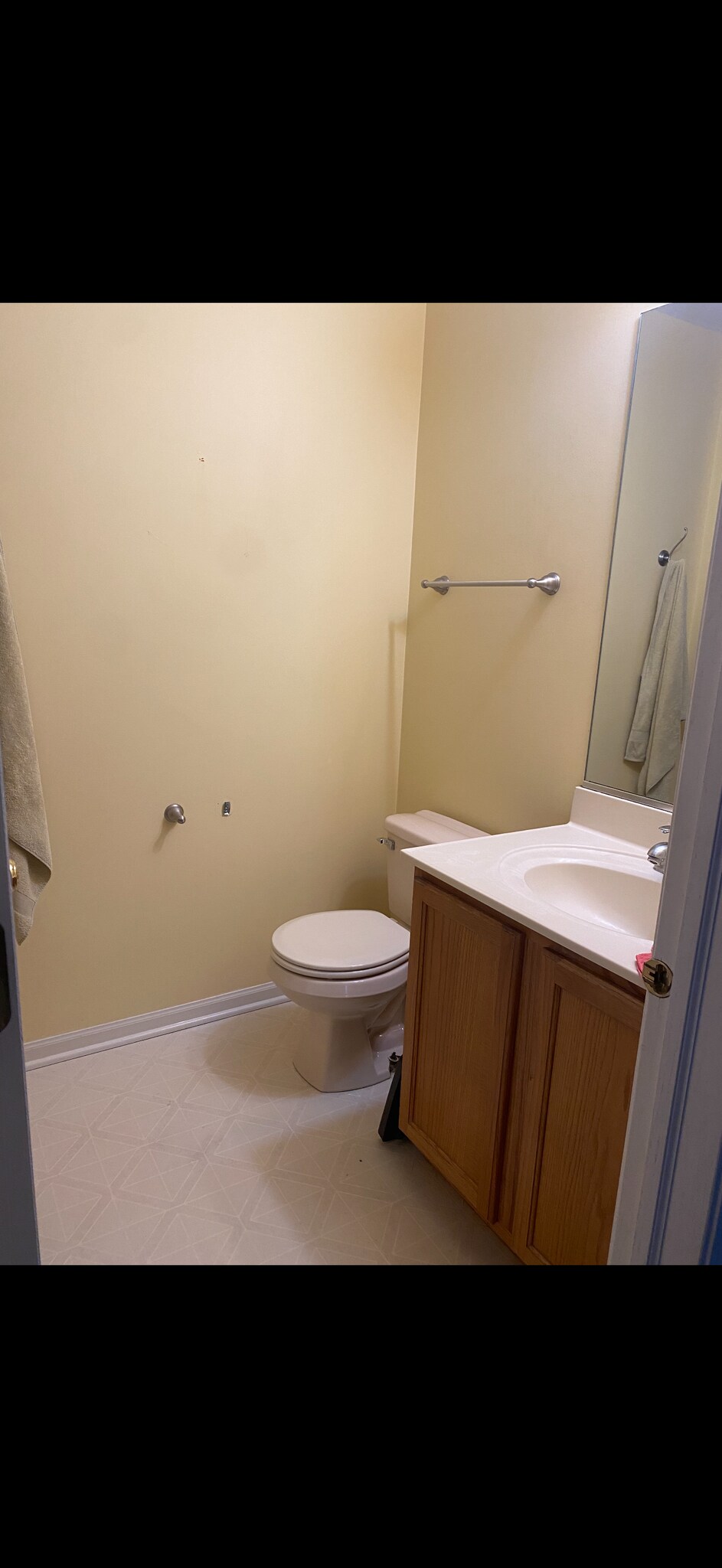 Building Photo - 1915 Chestnut Grove Dr