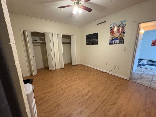 Building Photo - Brightwood - 900-B4
