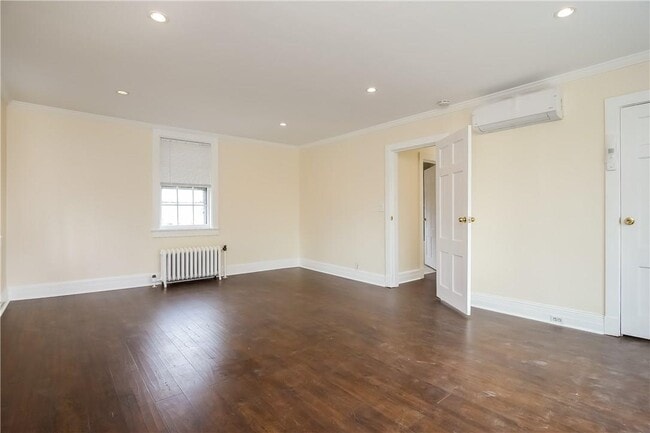 Building Photo - 50 Greenacres Ave